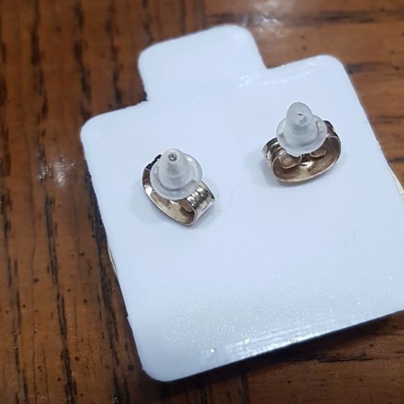 NWT Micro Pave Crystal Heart Shaped Stud Earrings - Picture 5 of 6